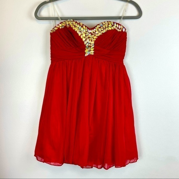 Red‎ Babydoll Prom Dress - Picture 1 of 12
